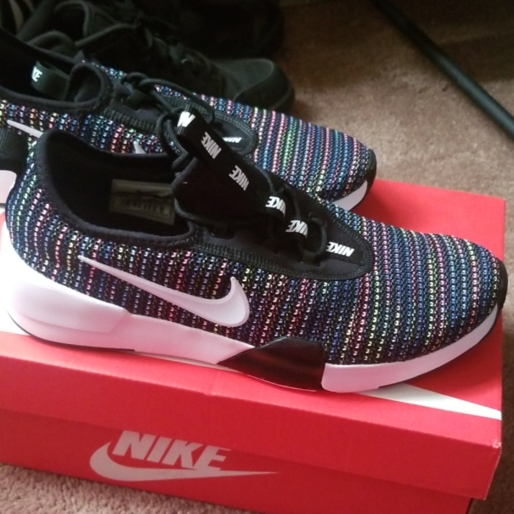 Brand new comfy nike ashin modern 7y
